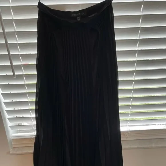 Long black skirt  great quality fabric and brand - Picture 2 of 4